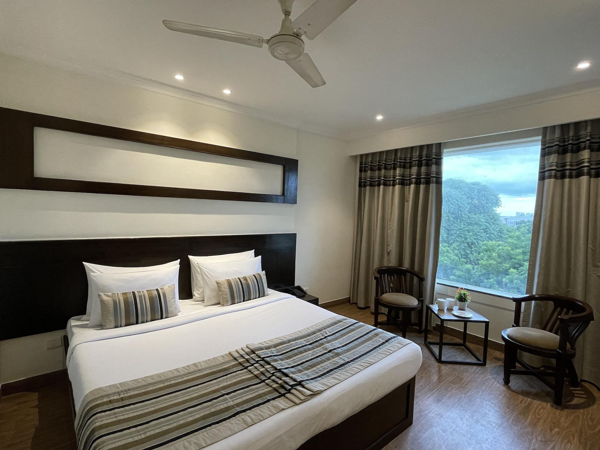 אגרה Royale Sarovar Portico Agra מראה חיצוני תמונה