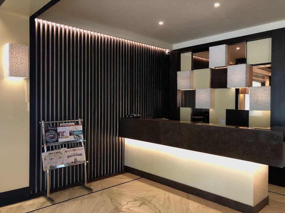 אגרה Royale Sarovar Portico Agra מראה חיצוני תמונה
