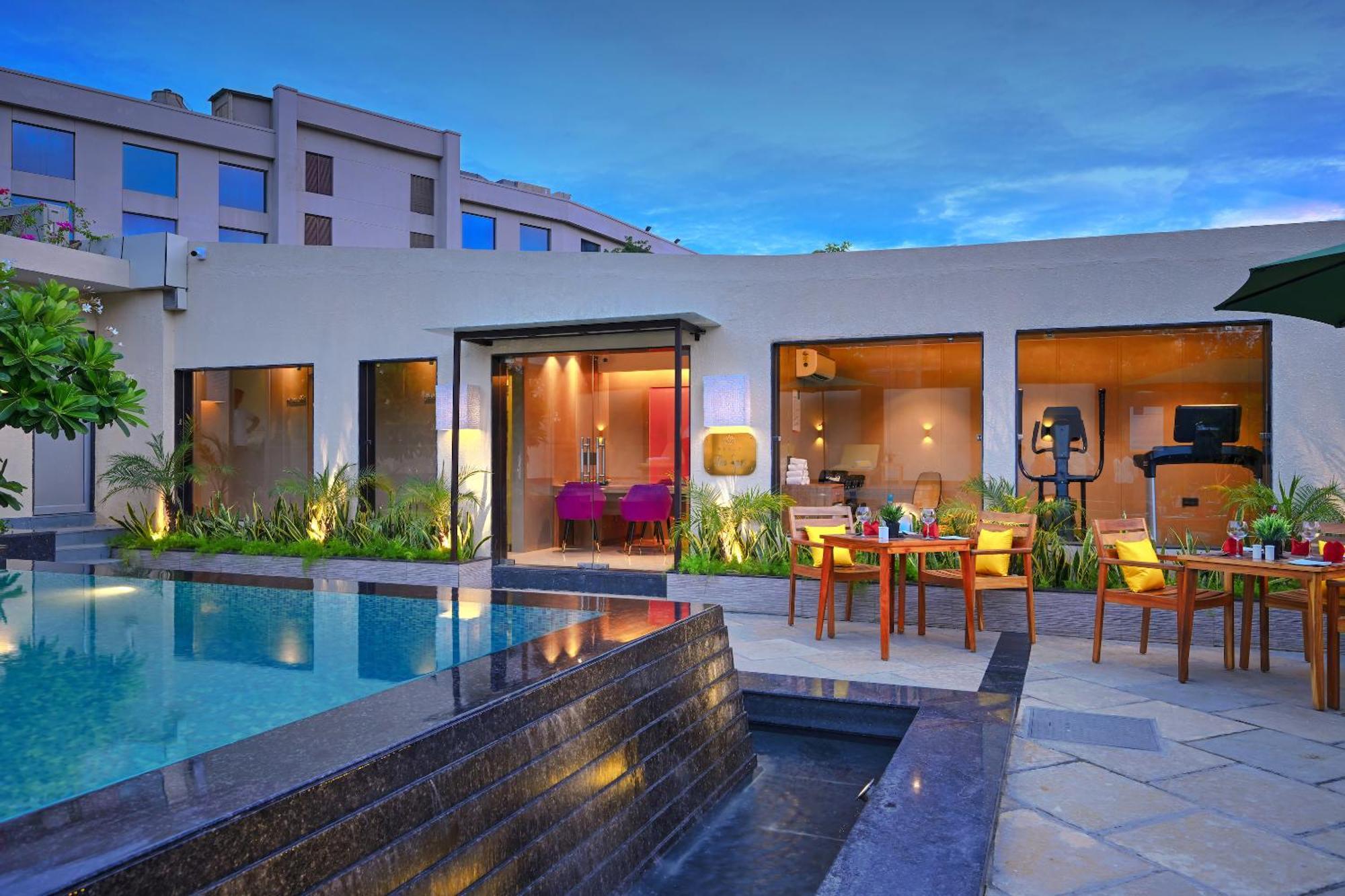 אגרה Royale Sarovar Portico Agra מראה חיצוני תמונה