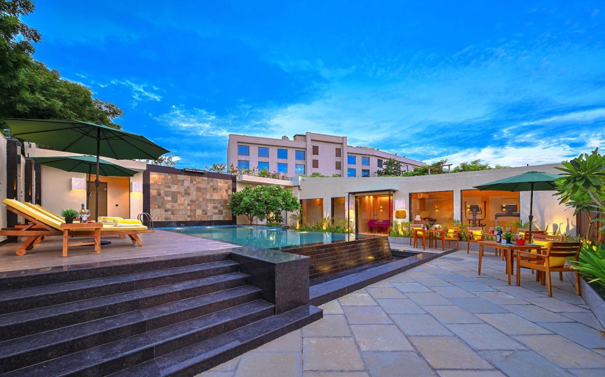 אגרה Royale Sarovar Portico Agra מראה חיצוני תמונה