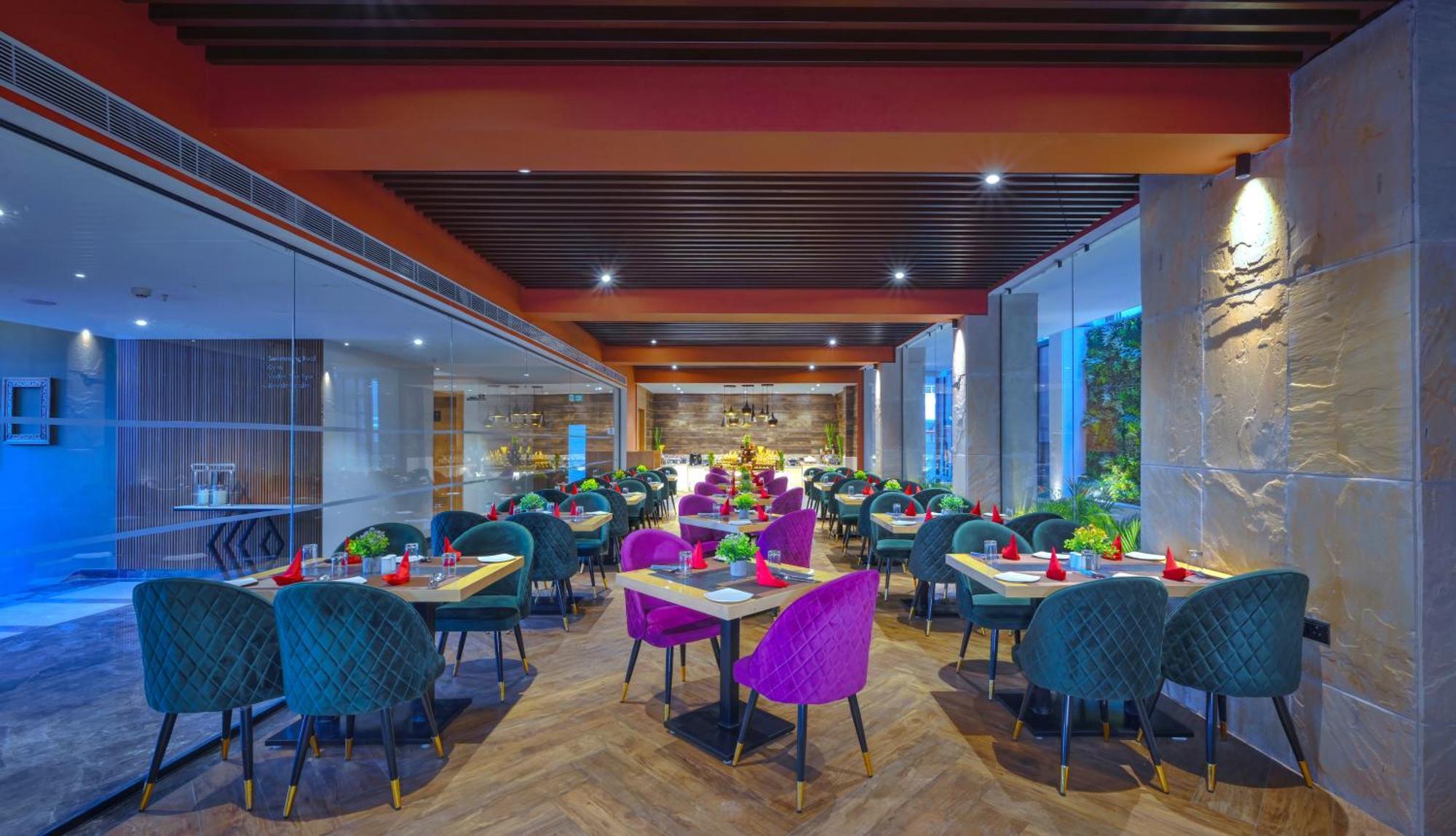 אגרה Royale Sarovar Portico Agra מראה חיצוני תמונה