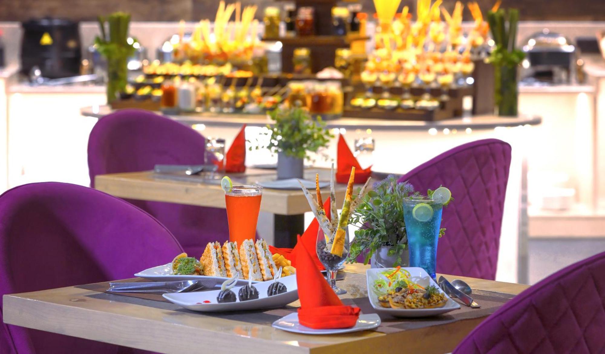 אגרה Royale Sarovar Portico Agra מראה חיצוני תמונה
