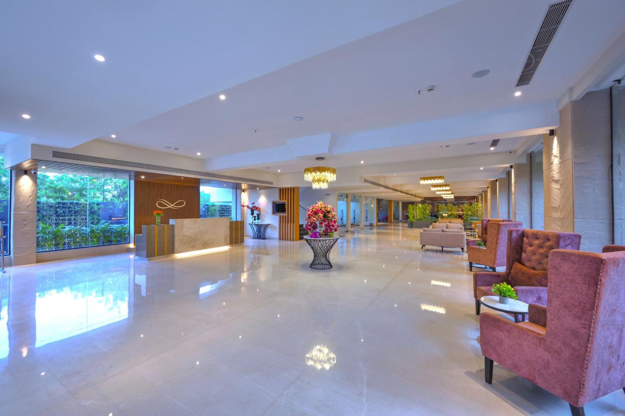 אגרה Royale Sarovar Portico Agra מראה חיצוני תמונה
