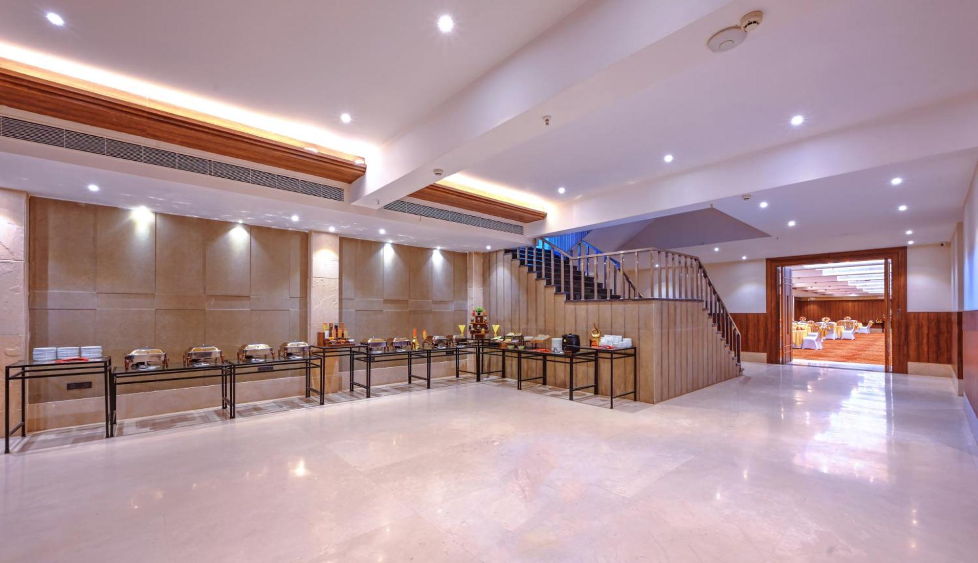 אגרה Royale Sarovar Portico Agra מראה חיצוני תמונה