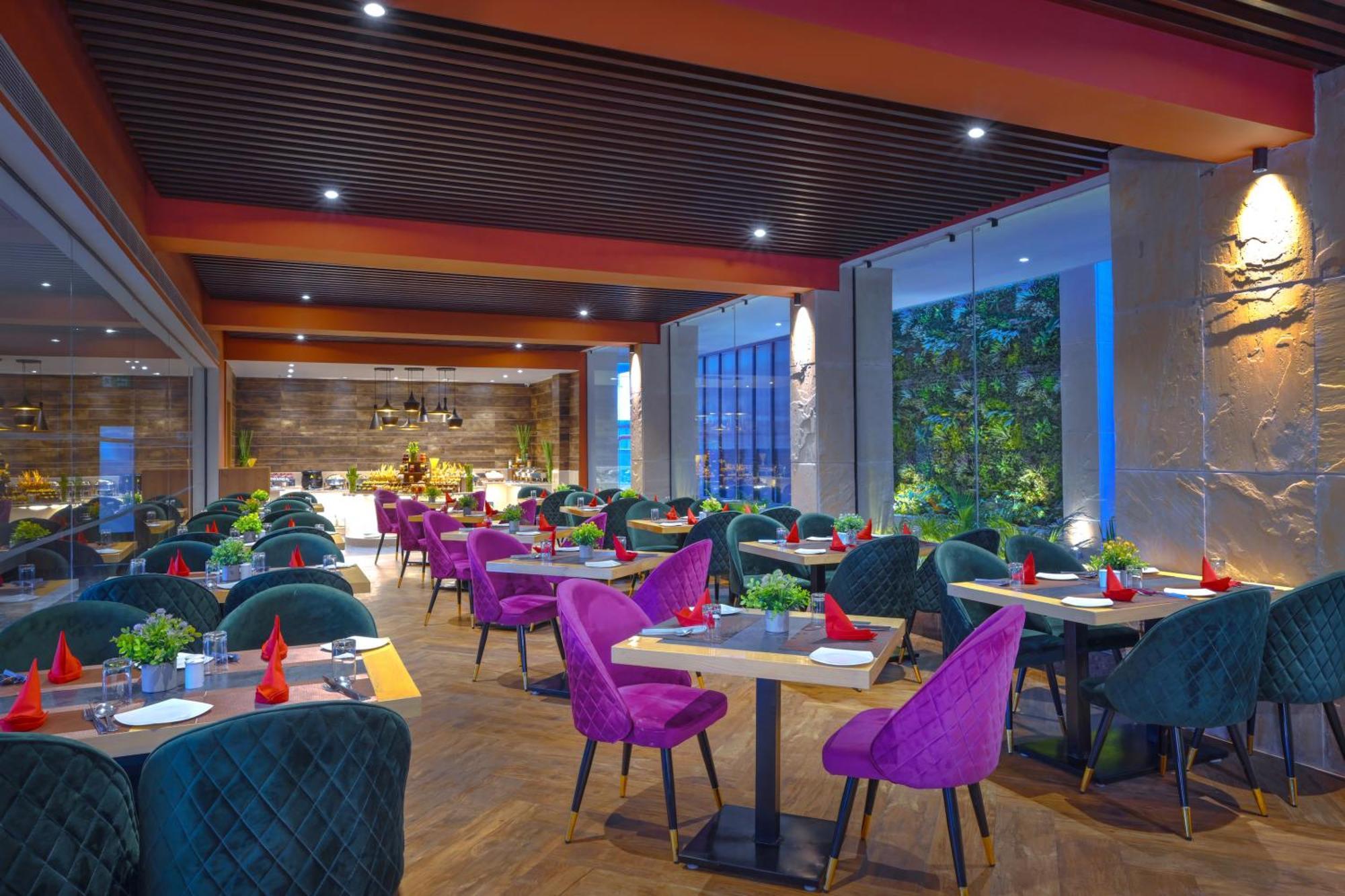 אגרה Royale Sarovar Portico Agra מראה חיצוני תמונה
