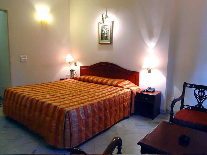אגרה Royale Sarovar Portico Agra חדר תמונה