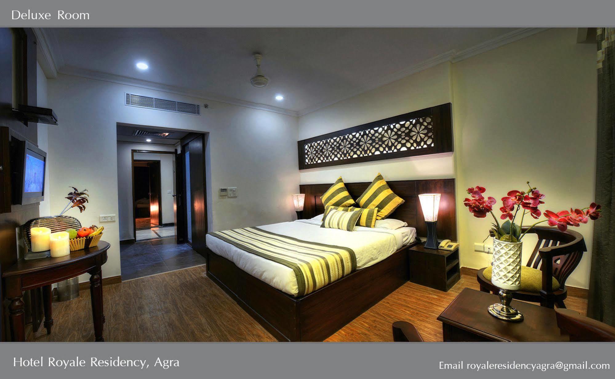 אגרה Royale Sarovar Portico Agra מראה חיצוני תמונה